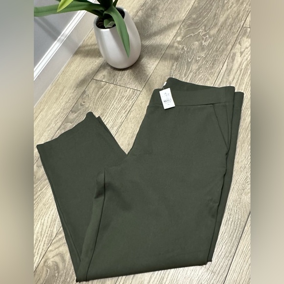 LOFT Ponte Straight Pants 🌟 - Picture 5 of 8